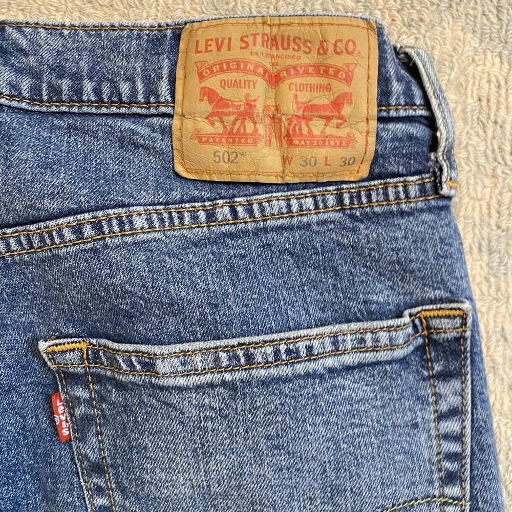 Levis 502 Jeans Mens 30x30 Blue Medium Wash Regular Taper Stretch Denim Pants - Picture 10 of 14